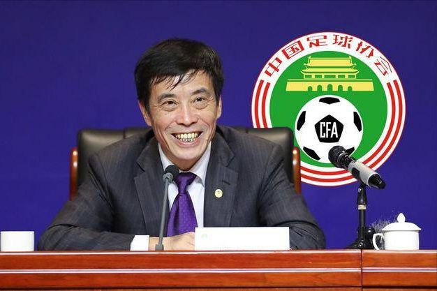 ”记者:罗马或放弃引进博努奇,考虑先租后买德拉古辛&有意科雷尔据《晚邮报》记者皮亚琴蒂尼报道,罗马可能放弃引进博努奇,并将尝试先租后买德拉古辛,此外罗马还对科雷尔和蒂特感兴趣。